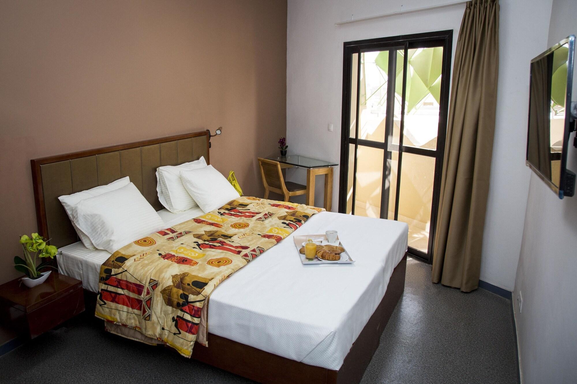 Wakola Hotel Fass Дакар Экстерьер фото