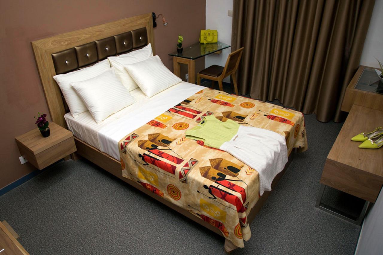 Wakola Hotel Fass Дакар Экстерьер фото