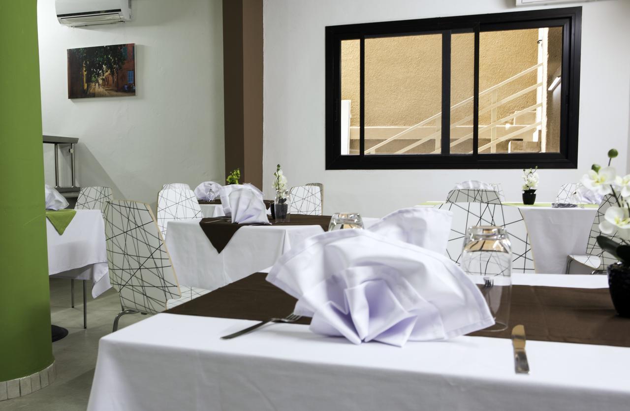 Wakola Hotel Fass Дакар Экстерьер фото