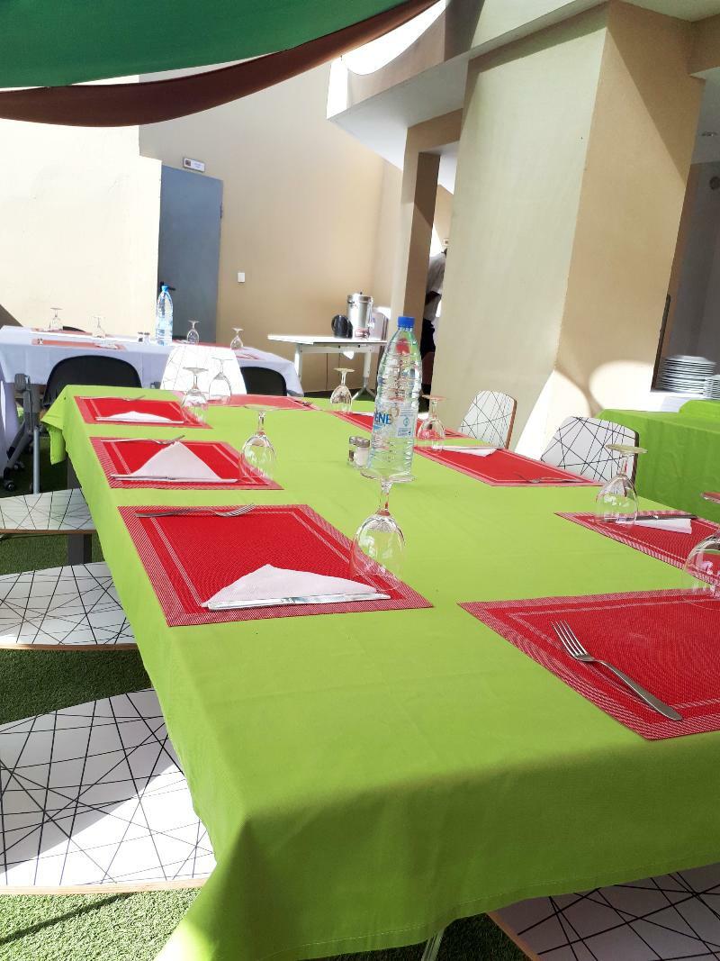 Wakola Hotel Fass Дакар Экстерьер фото